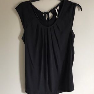 Black sleeveless Lauren Conrad top